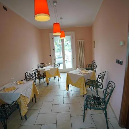 Sole מלון 3*